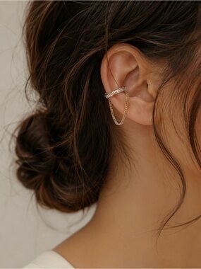 Gold Tone Textured Chain Ear Cuff Non Pierced Minimalist